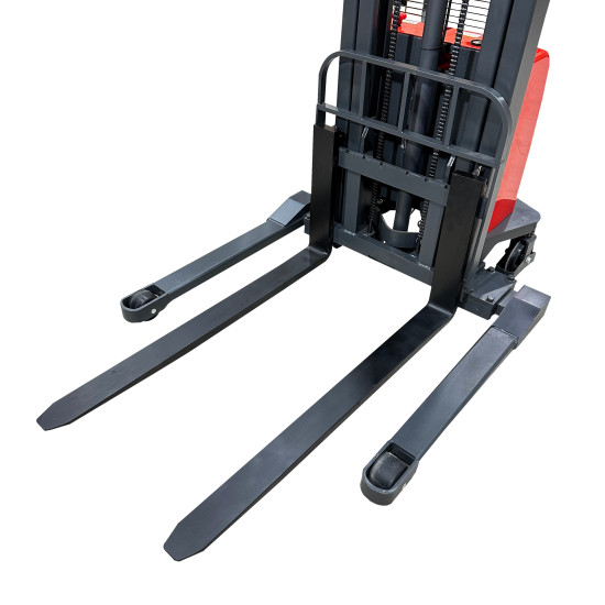 Semi-Electric Straddle Stacker 1500 kg (3300 lbs) 138" Lift